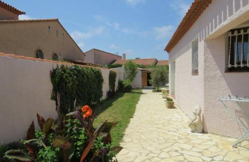Saint-Hippolyte Villa | Villa familiale piscine privée 6 personnes Proche plage 6PC7