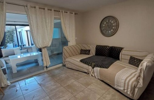 Saint-Paul-Trois-Chateaux House | Villa Saphir, heated indoor pool with Jacuzzi