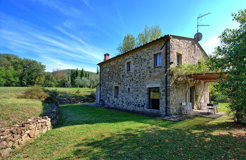 San Casciano dei Bagni Villa | Villa Gualchiere - Holiday Rental in San Casciano dei Bagni, Tuscany