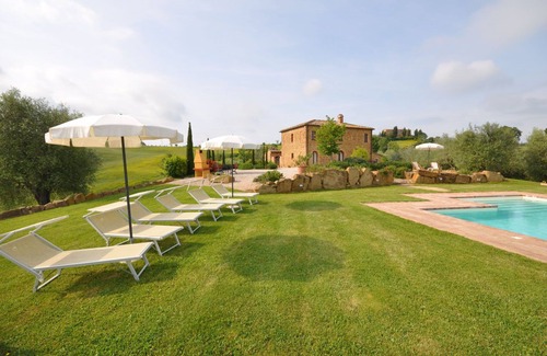 Trequanda Villa | Villa Gaeta - Holiday Country House with private swimming pool in Val d'Orcia, Tuscany