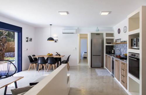 Mikros Gialos Villa | Villa Galini With a Private Pool Ideal For Families - 3 min Walk to the Beach