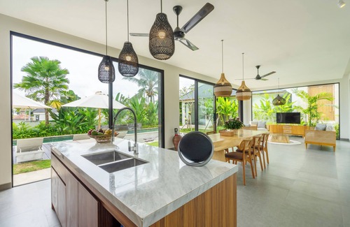 Melayang Villa | Villa Gantari by GORO