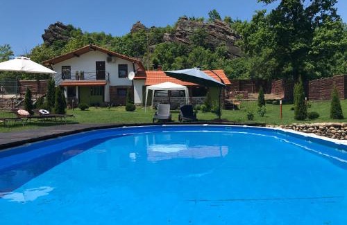 Chuprene House | Villa Garden