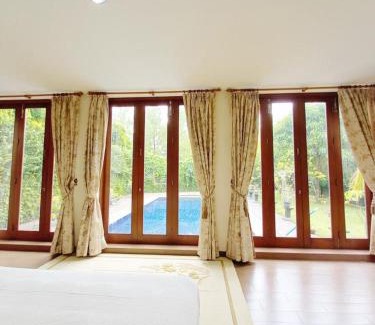 Sukaraja House | Villa Gathering Yuni Syahla