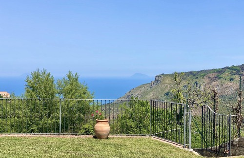 San Marco d'Alunzio Villa | Villa Gisella: Panoramic View and Private Pool