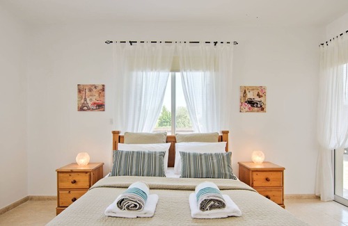 Polis Cottage | Villa Golden Coast 10 - a villa that sleeps 6 guests in 3 bedrooms
