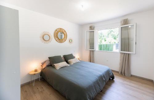 Berrias-et-Casteljau House | Villa Graveyron - Maison avec piscine privée