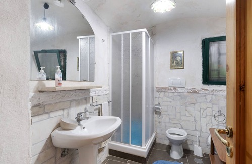 Tramonti House | "Villa Grimaldi 1" in the Heart of the Amalfi Coast with Private Terrace & Garden