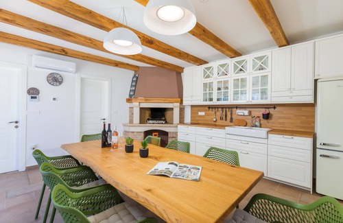 Sikici Villa | Villa GROFICA luxury and romance, heated pool, jacuzzi, tavern and near to sea