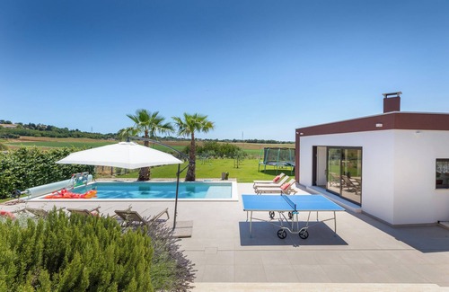 Sikici Villa | Villa GROFICA luxury and romance, heated pool, jacuzzi, tavern and near to sea