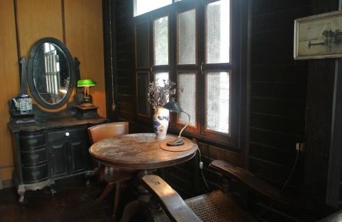 Wat Sam Phraya House | Villa Guest House