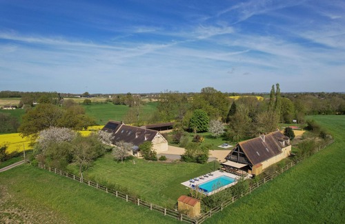 Eperrais Villa | Villa Haut Briauche (61) - Heated pool - Beach Volley - 2h Paris - 45p