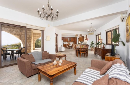 Peristerona Villa | Villa Heaven - Three Bedroom Villa, Sleeps 7