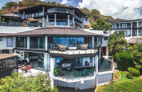 Fryes Beach Resort | Villa Helmina - Three Bedroom Resort, Sleeps 6