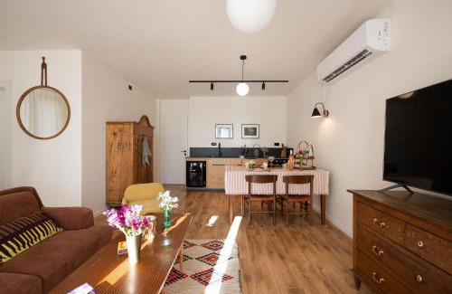 Ein Hod Artists Village Apartment | Villa Hod Couples Suite with Mountain Views