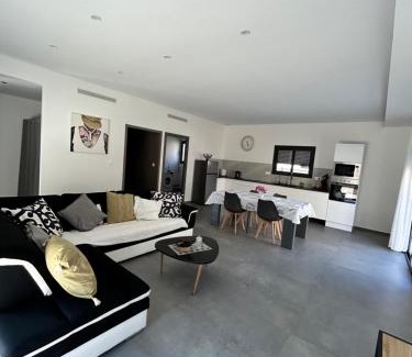 Les Tourrettes Villa | Villa house 120m2 4 chambre 4 lit double