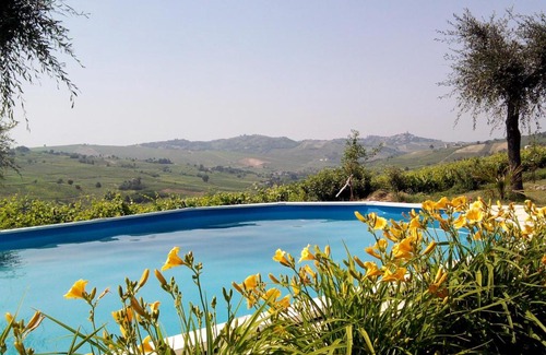 Montecalvo Versiggia Apartment | Villa I Due Padroni, two Apartment House - Apartment Cantinetta