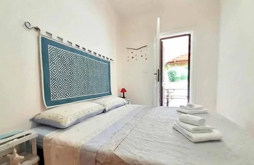 Eden Beach House | Villa i Ginepri. Few steps from the sea.