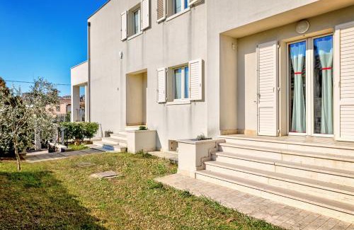 Foiano della Chiana Villa | Villa Il Poggino - Modern House