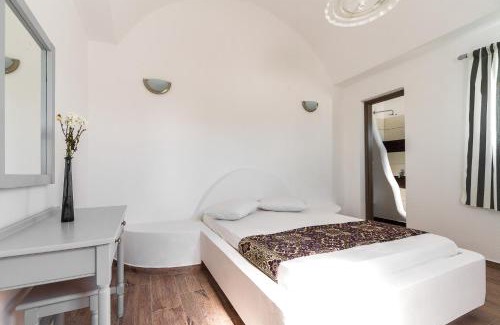 Akrotiri Hotel | Villa Iliovasilema Santorini