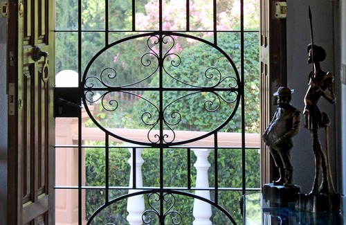 Puerto de la Duquesa Villa | Villa in a beautiful country-garden, seaviews. Heated private pool, A/Cs, WiFi.