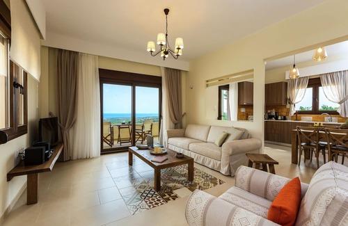 Skouloufia Villa | Villa in Arkadi with Private Pool & Sea Nearby