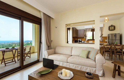 Skouloufia Villa | Villa in Arkadi with Private Pool & Sea Nearby