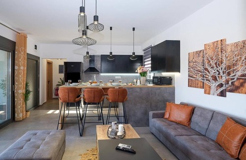 Monopari Villa | Villa in Armenoi with Private Pool & BBQ