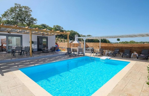 Monopari Villa | Villa in Armenoi with Private Pool & BBQ