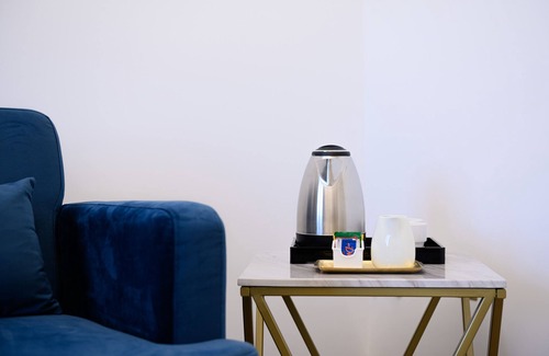 Quarto Apartment | Villa In Bed Blue Suite Balcony