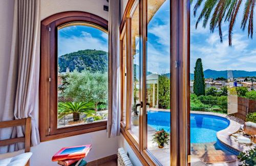 Pollensa Villa | Villa in center of Pollensa with pool and jacuzzi