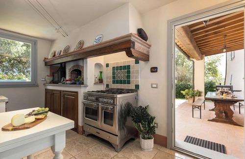 Montespertoli Villa | Villa in Chianti with private pool, walking to a restaurant Electric car charger