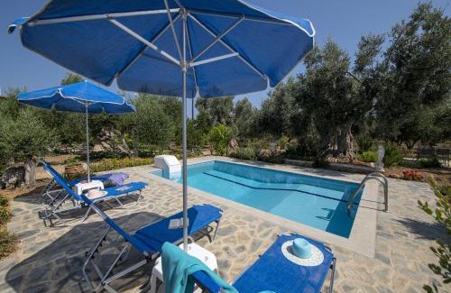 Asteri House | Villa in Crete near Beach and Olive Groves