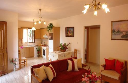 Asteri House | Villa in Crete near Beach & Olive Trees