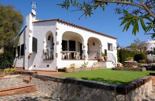 Torroella de Montgri Villa | Villa in Estartit with Private Pool & Garden