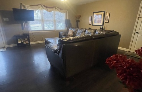 Eureka Villa | Villa in Eureka 1- mile to Hidden Valley & Six Flags