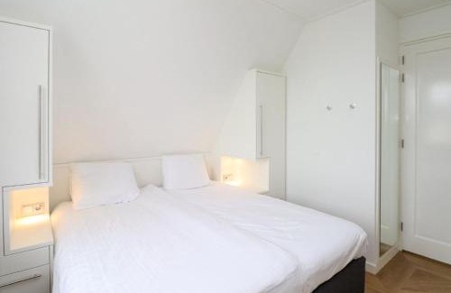 Delfstrahuizen Villa | Villa in Friesland with Sauna and Jetty
