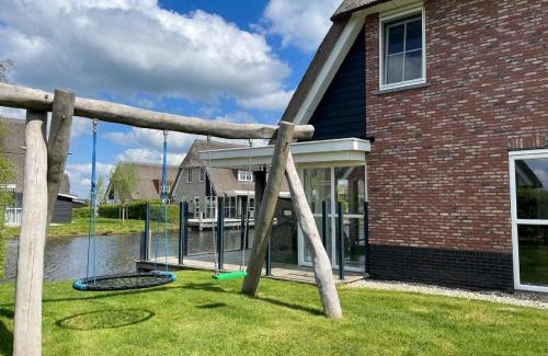 Delfstrahuizen Villa | Villa in Friesland with Jacuzzi and Sauna