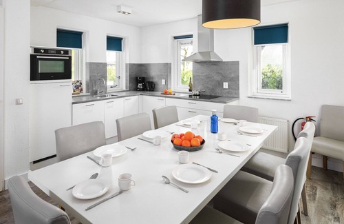 Municipality of Hellevoetsluis Villa | Villa in Hellevoetsluis near North Sea Beach