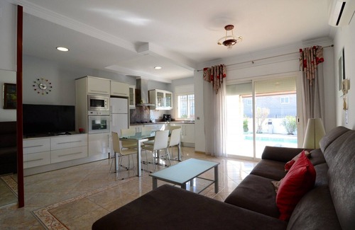 L'Escala Villa | Villa in LEscala with Swimming Pool