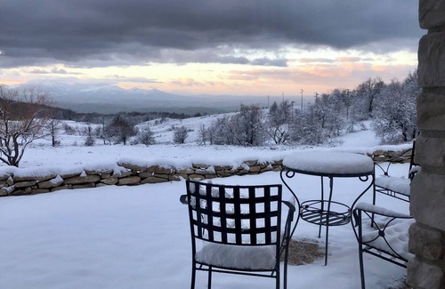 Roccamorice Villa | Villa in Majella National Park near the Celestine hermitages.
