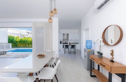 El Soco House | Villa in Playa Mueva Romana – Steps from Beach!