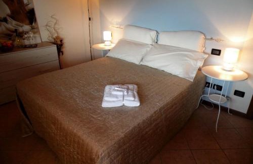 Pisogne Apartment | Villa in Pisogne with pool, garden and lake view