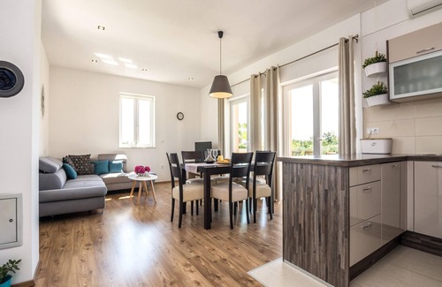 Policnik House | Villa in Policnik with Private Pool