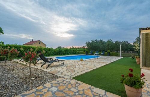 Policnik House | Villa in Policnik with Private Pool