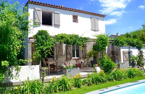 La Bouilladisse House | Villa in Provence private pool and landscaped garden