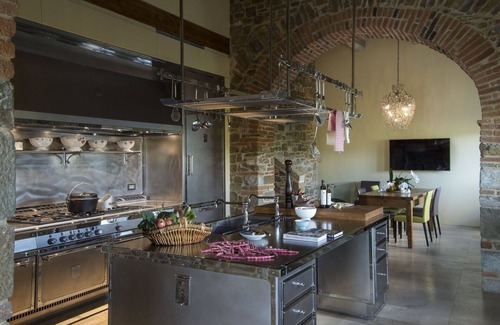 Radda in Chianti Villa | Villa in Radda In Chianti with 6 bedrooms sleeps 12