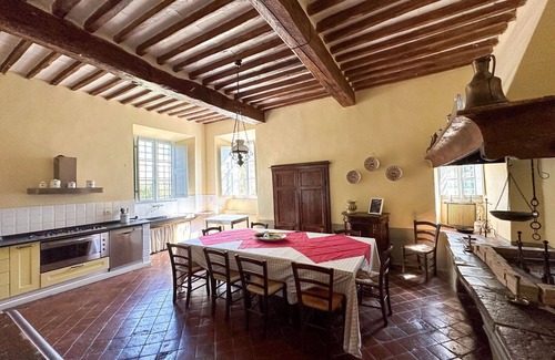 Capannori Villa | Villa in Segromigno In Monte with 8 bedrooms sleeps 16