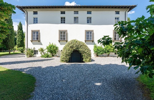 Capannori Villa | Villa in Segromigno In Monte with 8 bedrooms sleeps 16