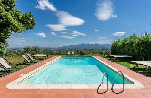 Capannori Villa | Villa in Segromigno In Monte with 8 bedrooms sleeps 16